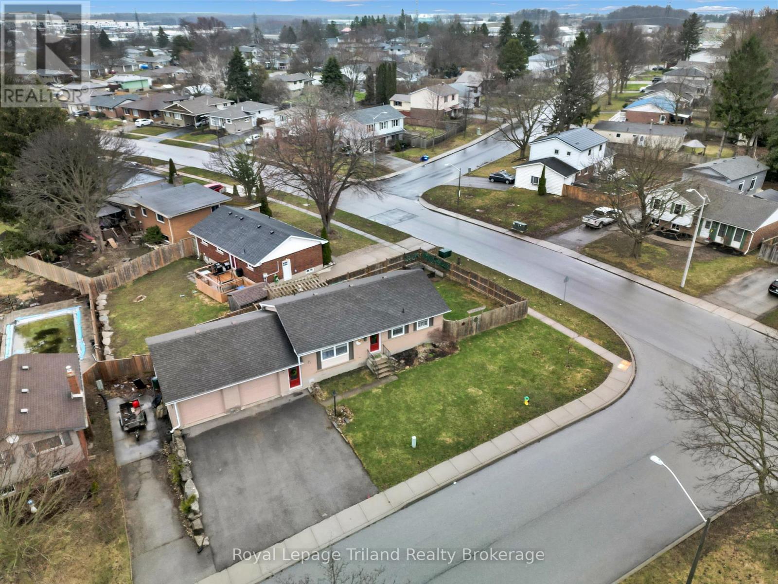 107 Elmwood Crescent, Woodstock, Ontario N4S 2K4 - Photo 29 - X12969026