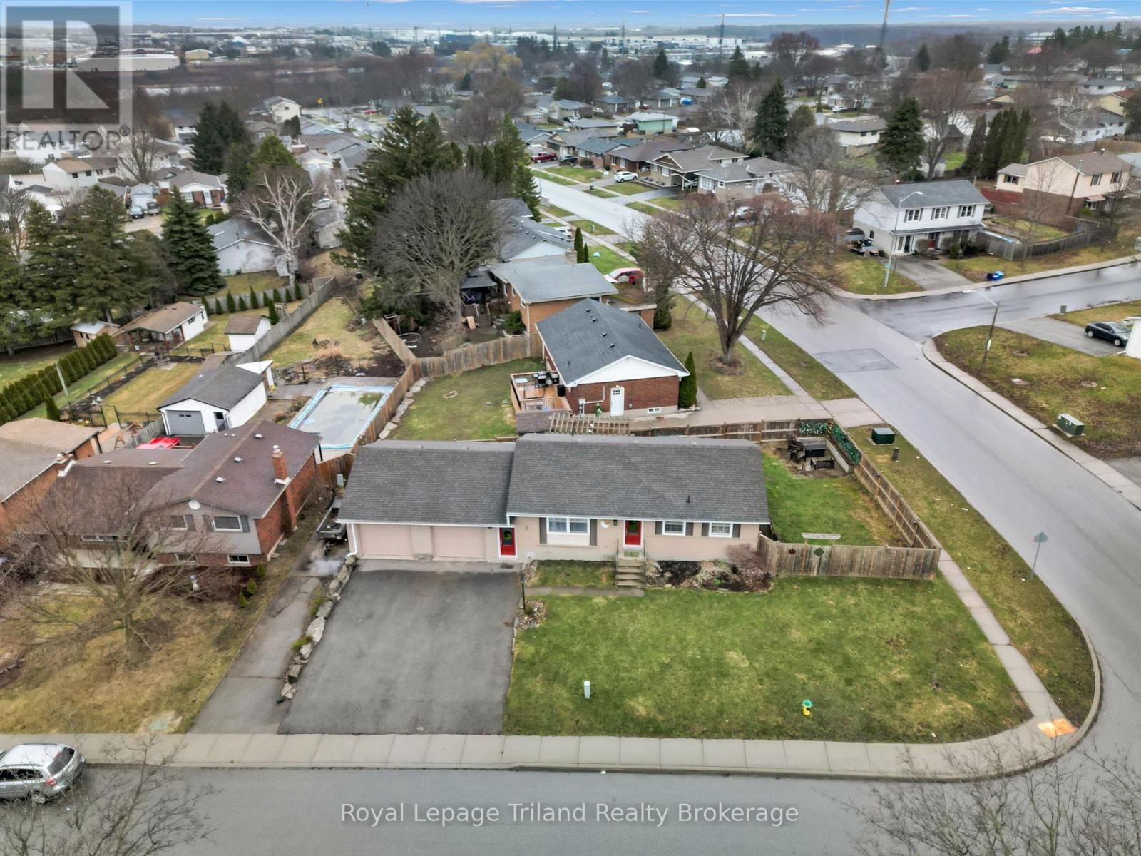 107 Elmwood Crescent, Woodstock, Ontario N4S 2K4 - Photo 30 - X12969026