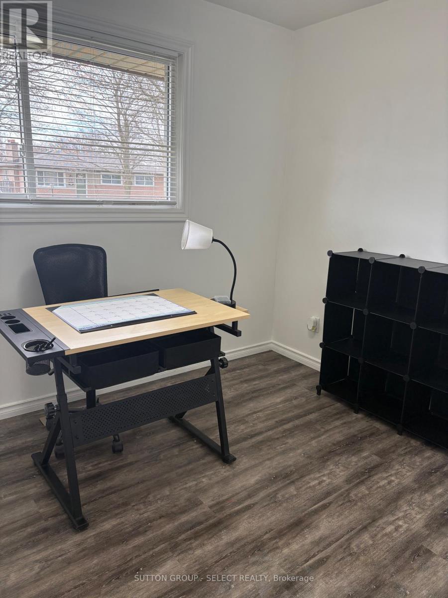 47 Aponi Crescent, London East, Ontario  N5V 2V3 - Photo 10 - X12960248