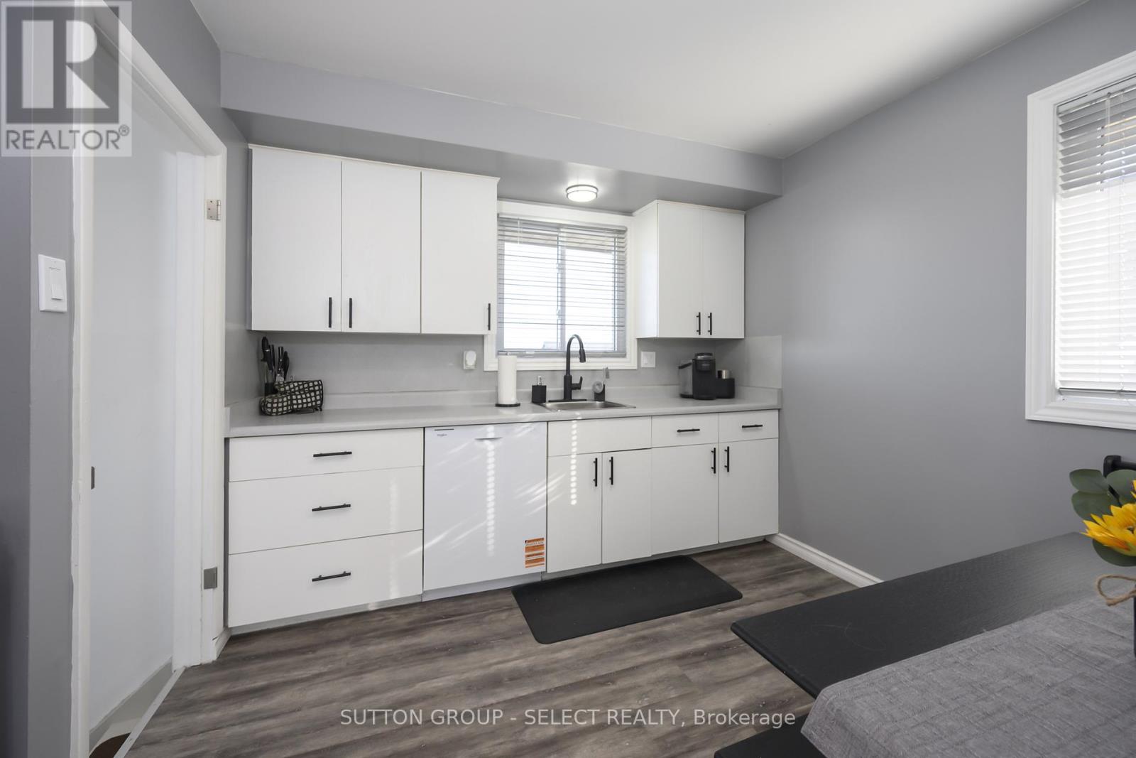 47 Aponi Crescent, London East, Ontario  N5V 2V3 - Photo 6 - X12960248