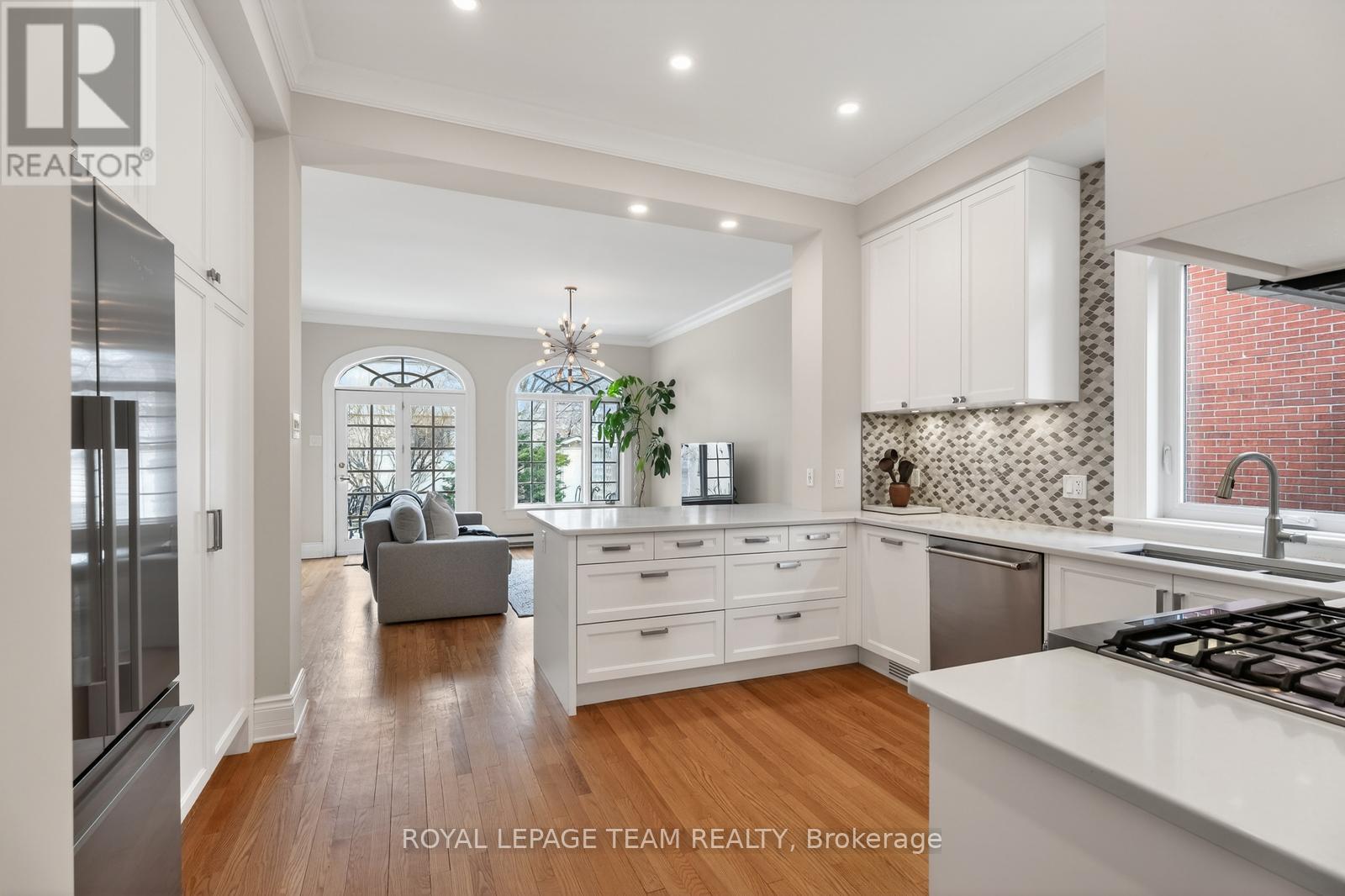 284 Crichton Street, Ottawa, Ontario  K1M 1W4 - Photo 12 - X12968934