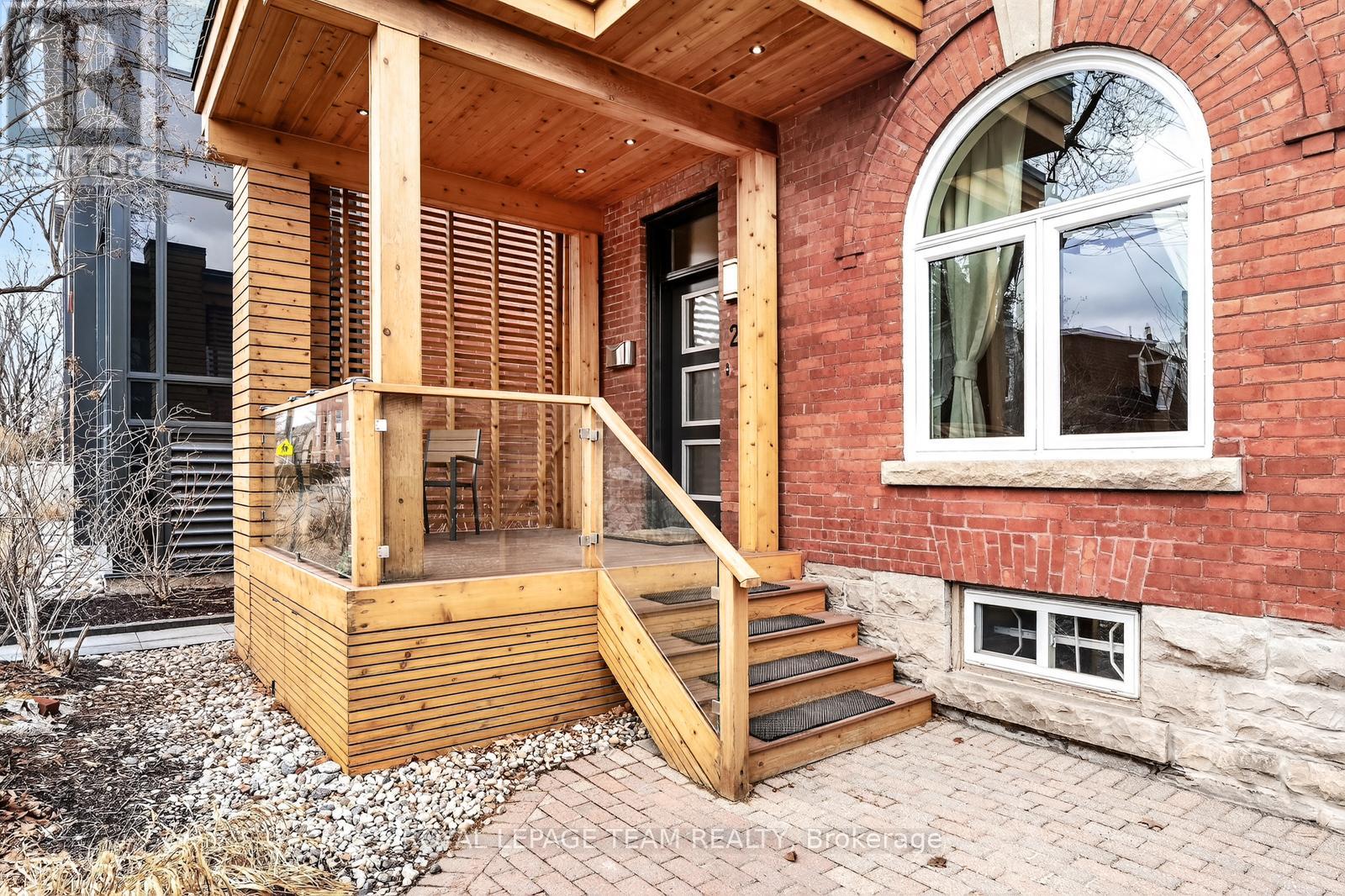 284 Crichton Street, Ottawa, Ontario  K1M 1W4 - Photo 2 - X12968934