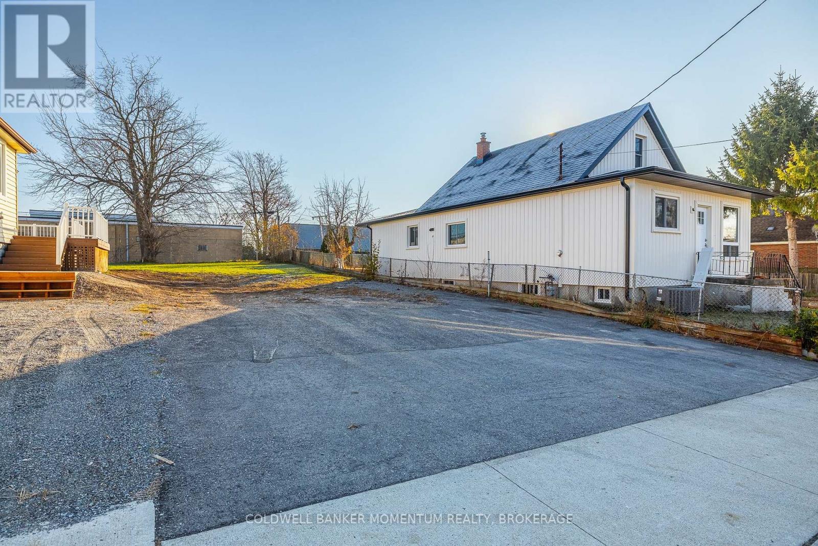 62 PATRICIA STREET, Thorold, Ontario