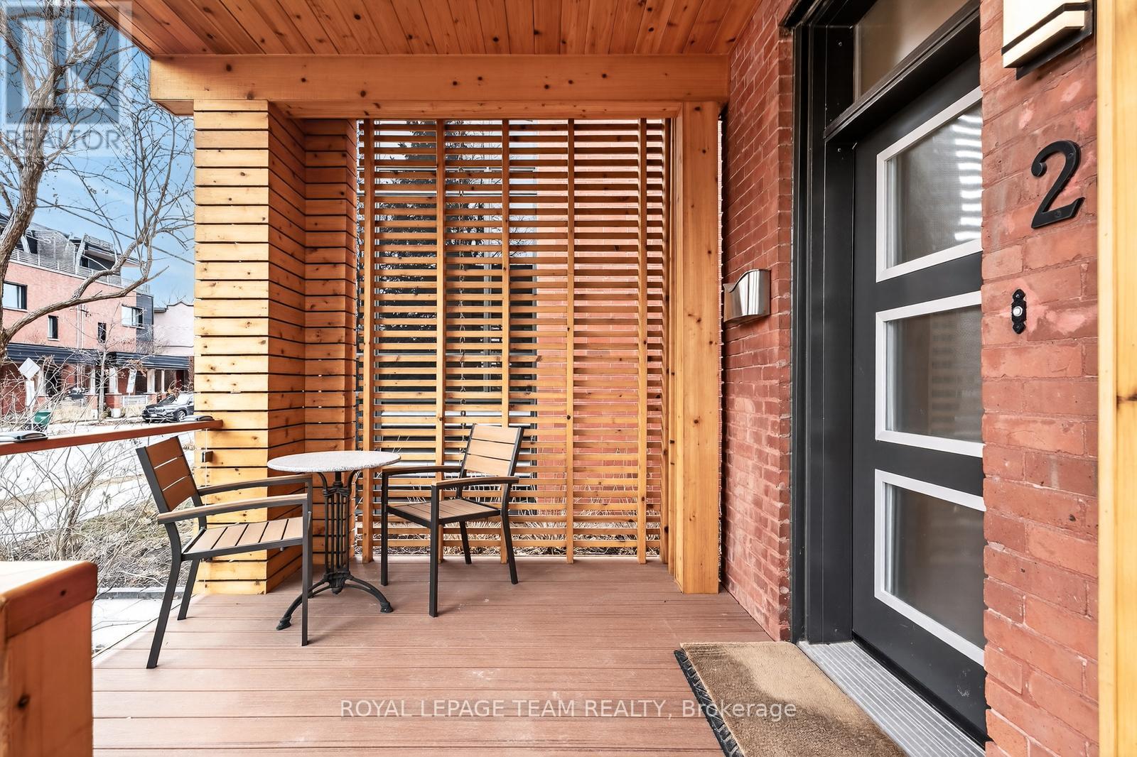 284 Crichton Street, Ottawa, Ontario  K1M 1W4 - Photo 3 - X12968934