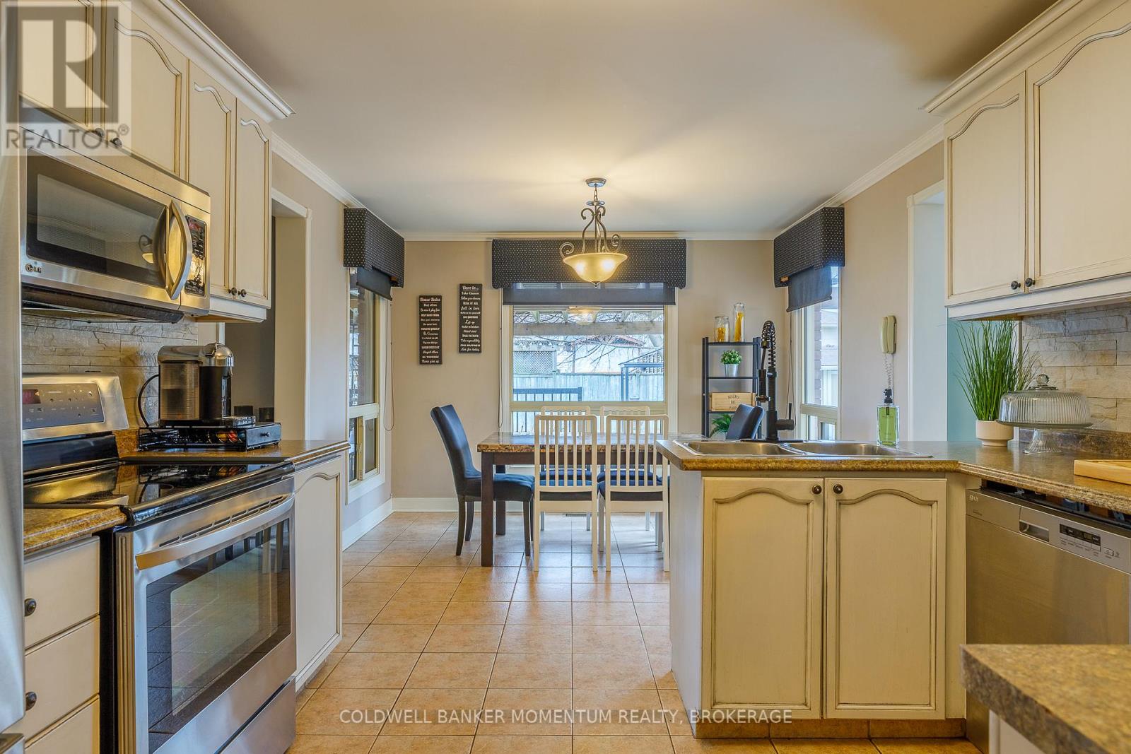 27 Northwood Drive, Welland, Ontario  L3C 6R5 - Photo 13 - X12885722