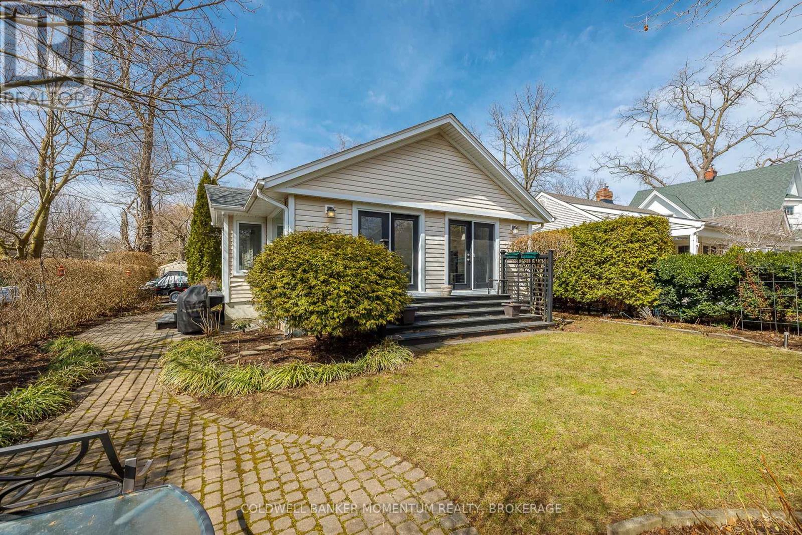 113 Centre Street, Niagara-On-The-Lake, Ontario  L0S 1J0 - Photo 27 - X12934098