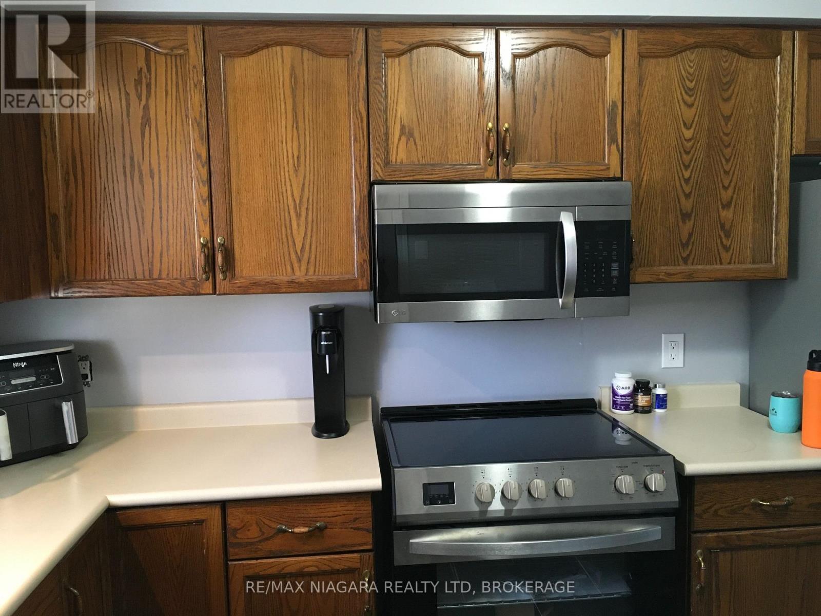 7701 Cortina Crescent, Niagara Falls, Ontario  L2H 3B4 - Photo 8 - X12940370