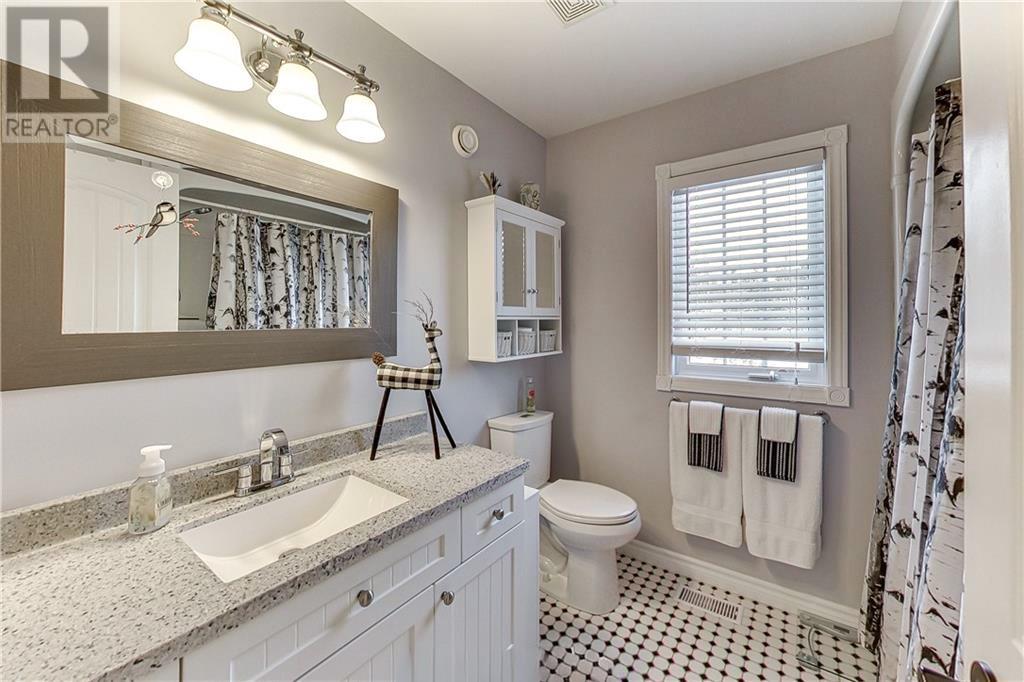 619 Lake Huron Drive, Manitoulin Island, Ontario  P0P 2B0 - Photo 17 - 2127018