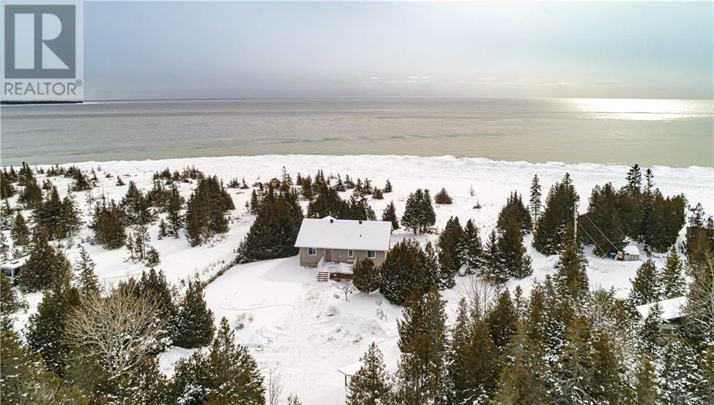 619 Lake Huron Drive, Manitoulin Island, Ontario  P0P 2B0 - Photo 2 - 2127018