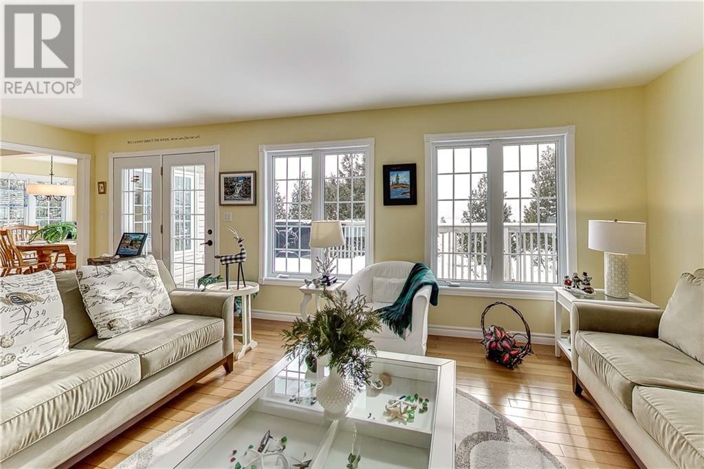 619 Lake Huron Drive, Manitoulin Island, Ontario  P0P 2B0 - Photo 5 - 2127018