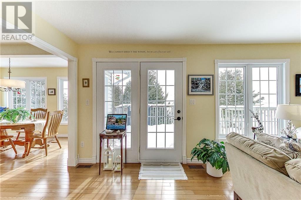 619 Lake Huron Drive, Manitoulin Island, Ontario  P0P 2B0 - Photo 6 - 2127018