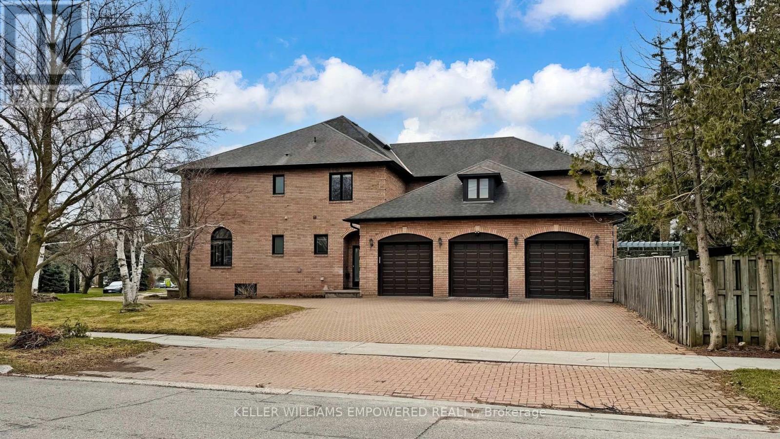 20 Blaine Drive, Toronto, Ontario  M3B 2G4 - Photo 4 - C12969044