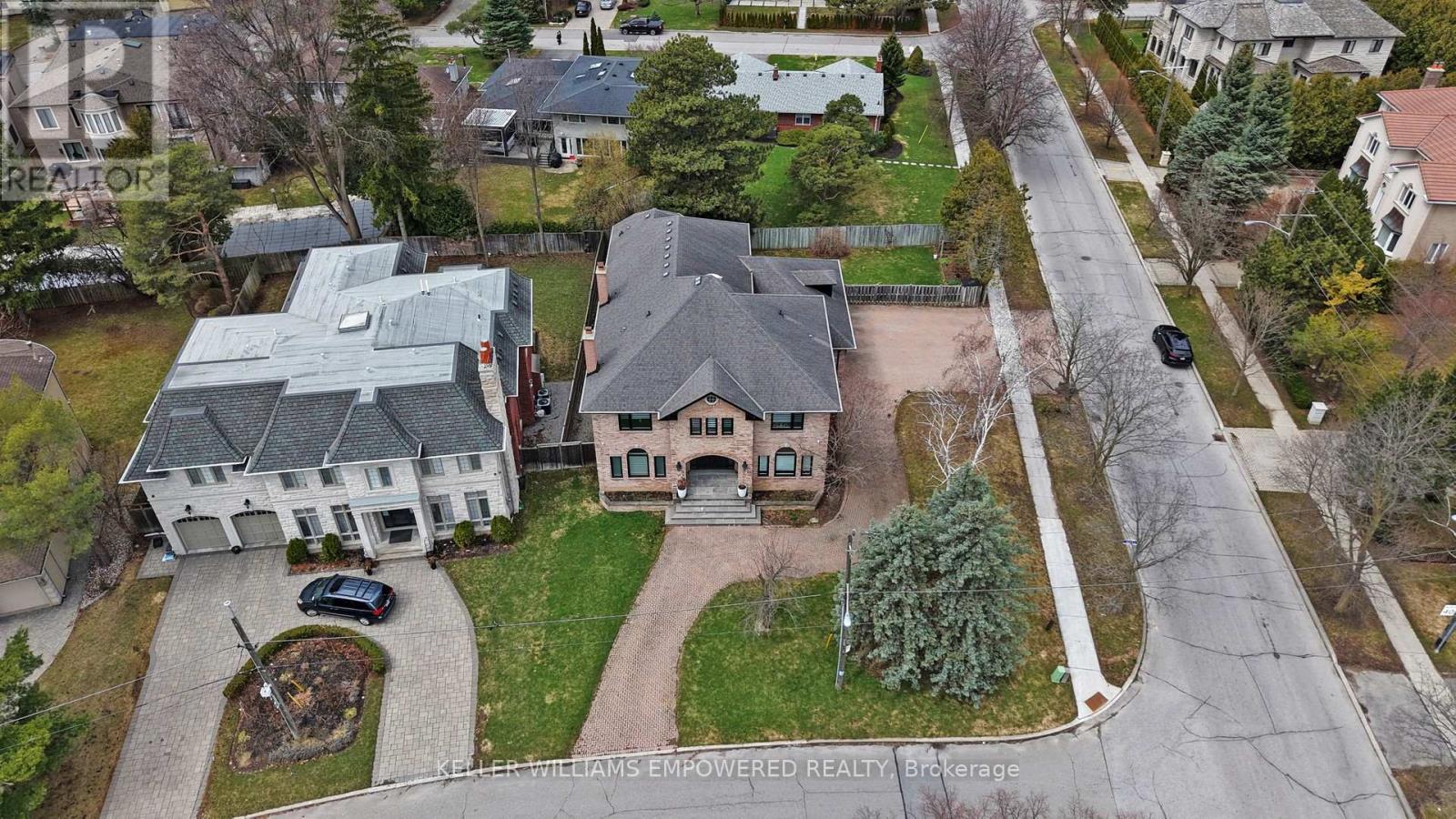 20 Blaine Drive, Toronto, Ontario  M3B 2G4 - Photo 9 - C12969044