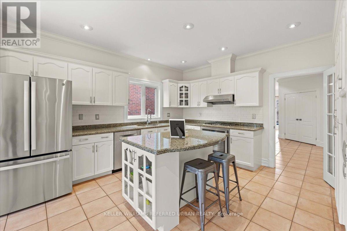 128 Burndale Avenue, Toronto, Ontario  M2N 1S9 - Photo 13 - C12969070