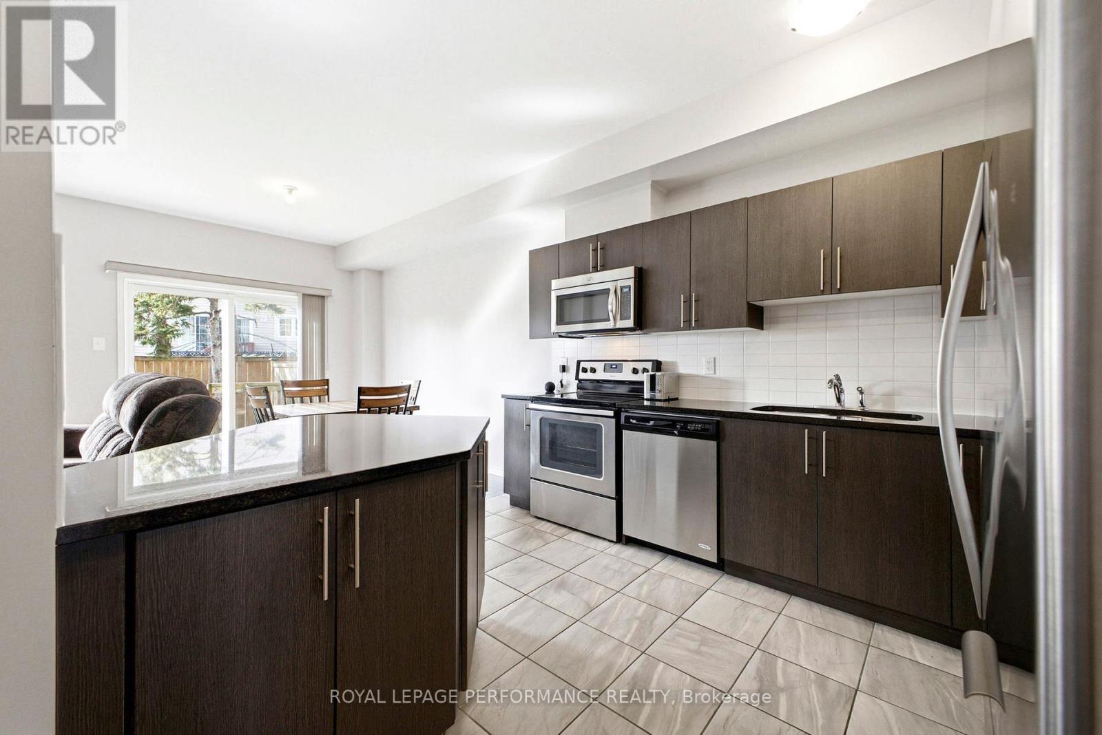 15 Dundalk Private, Ottawa, Ontario  K2J 0J5 - Photo 8 - X12969020