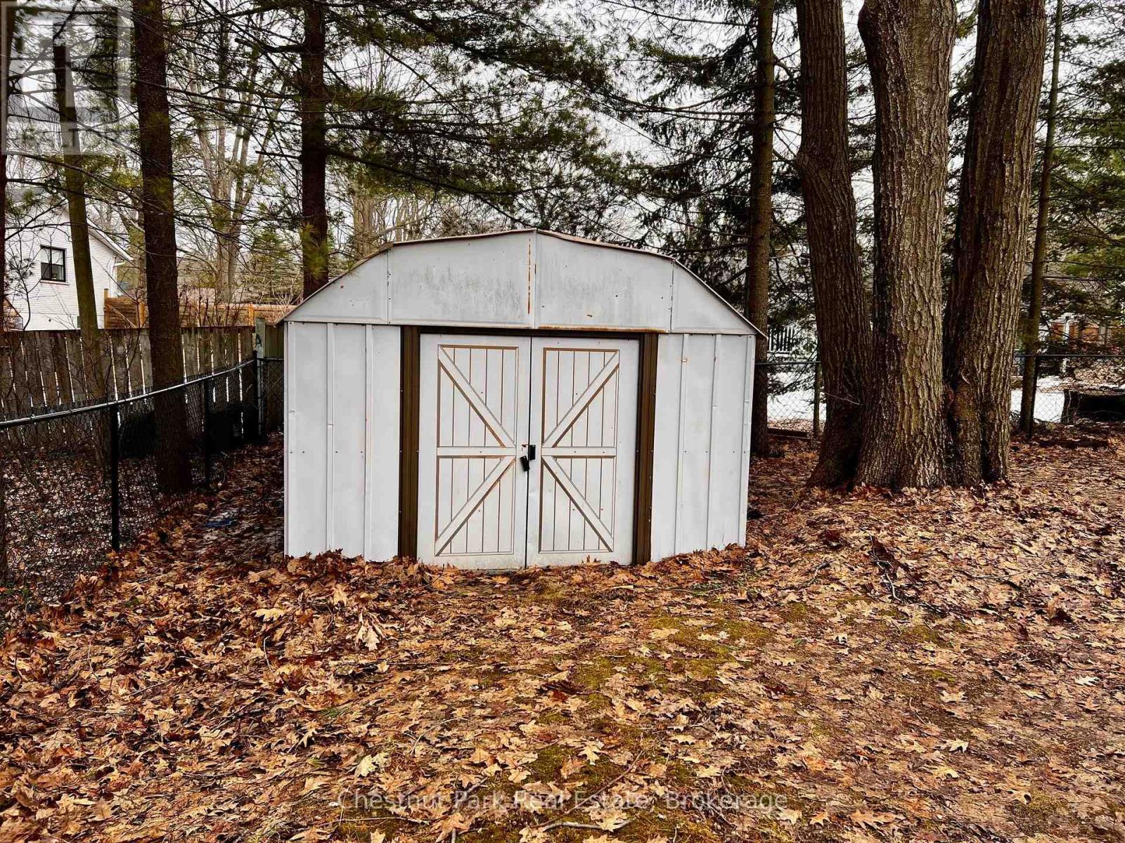 135 Christopher Avenue, Wasaga Beach, Ontario  L9Z 1S4 - Photo 33 - S12947514