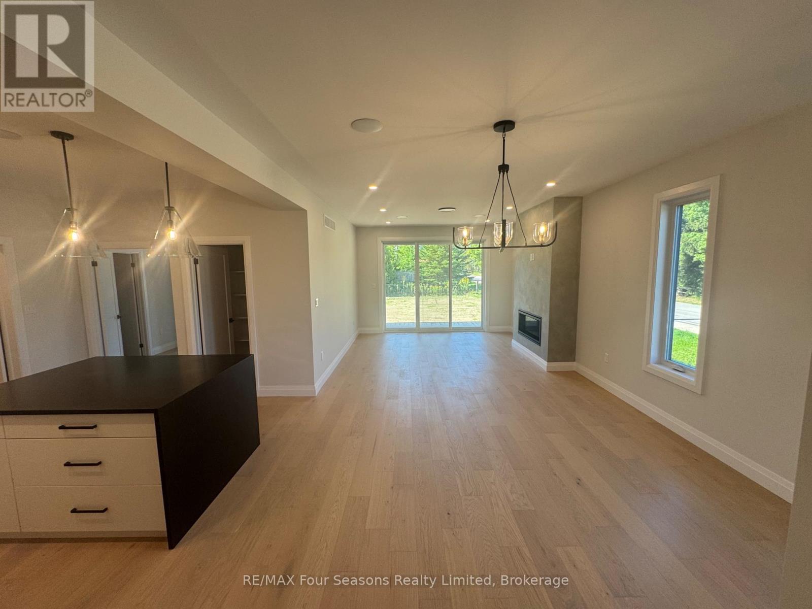 3 Boynton Court, Blue Mountains, Ontario  N0H 2P0 - Photo 6 - X12968090