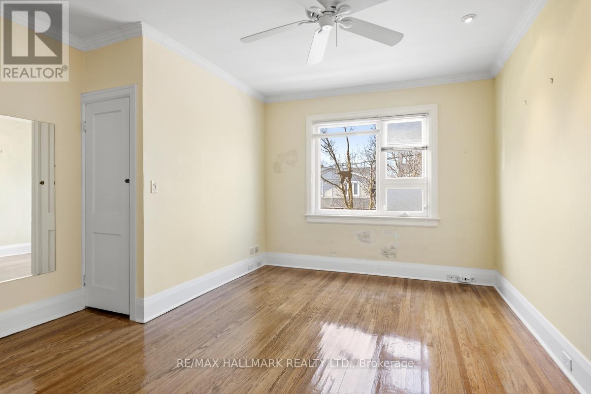 549 Milverton Boulevard, Toronto, Ontario  M4C 1X6 - Photo 18 - E12969038