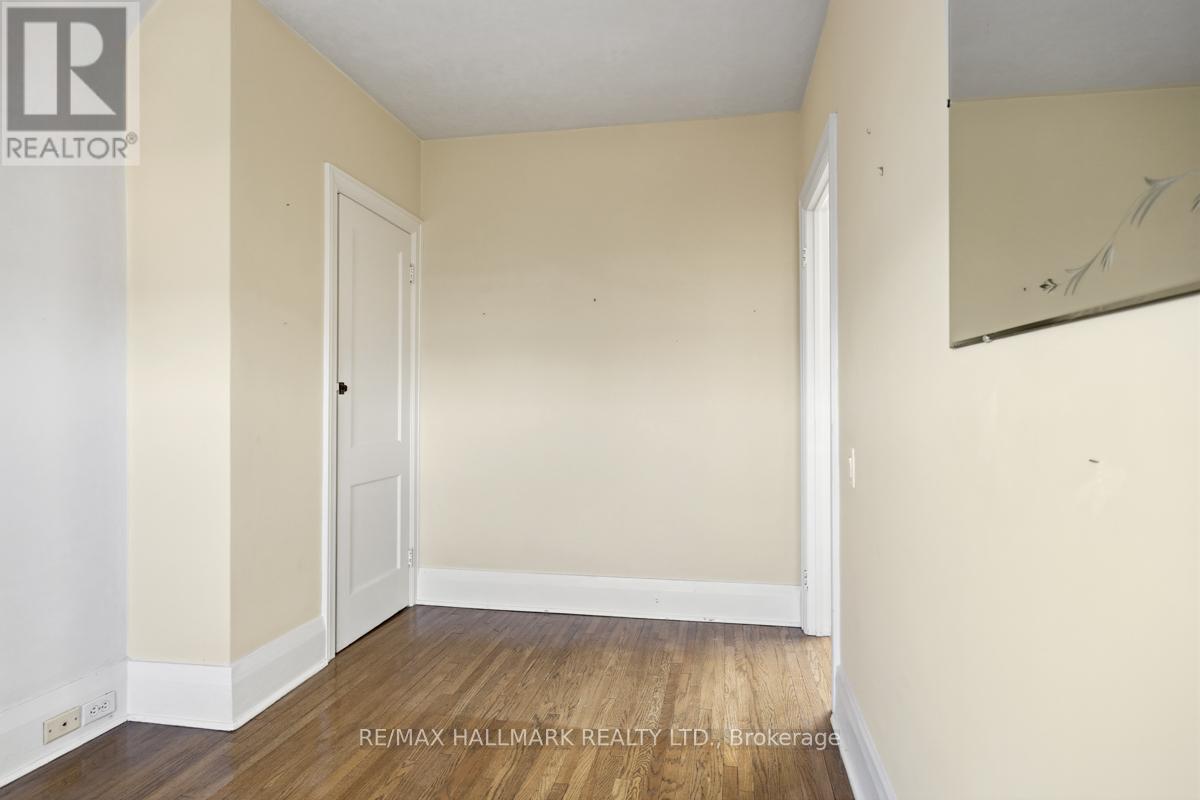 549 Milverton Boulevard, Toronto, Ontario  M4C 1X6 - Photo 20 - E12969038