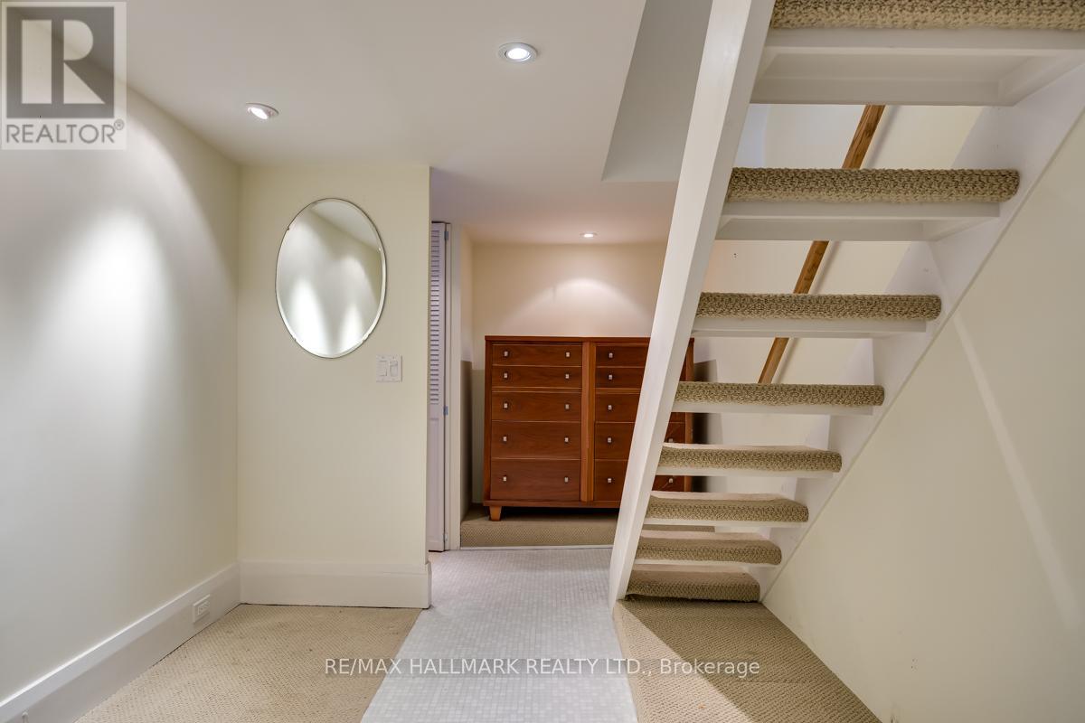 549 Milverton Boulevard, Toronto, Ontario  M4C 1X6 - Photo 29 - E12969038