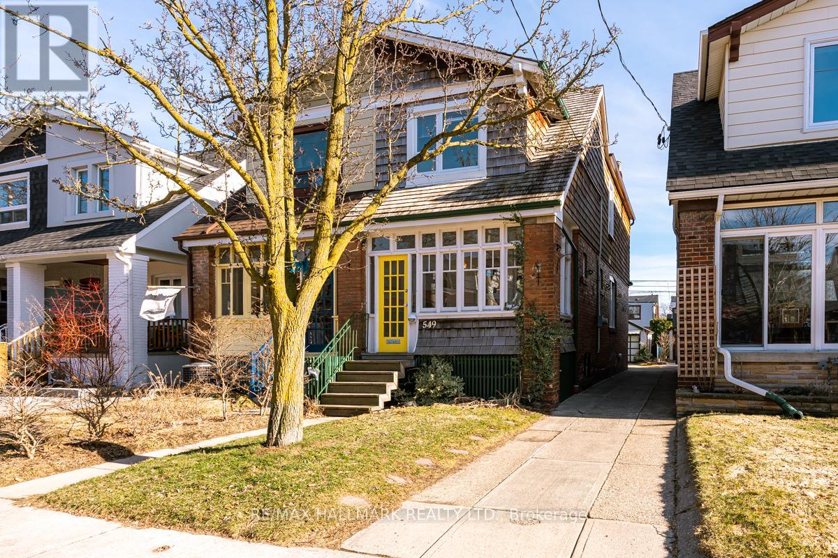 549 Milverton Boulevard, Toronto, Ontario  M4C 1X6 - Photo 3 - E12969038
