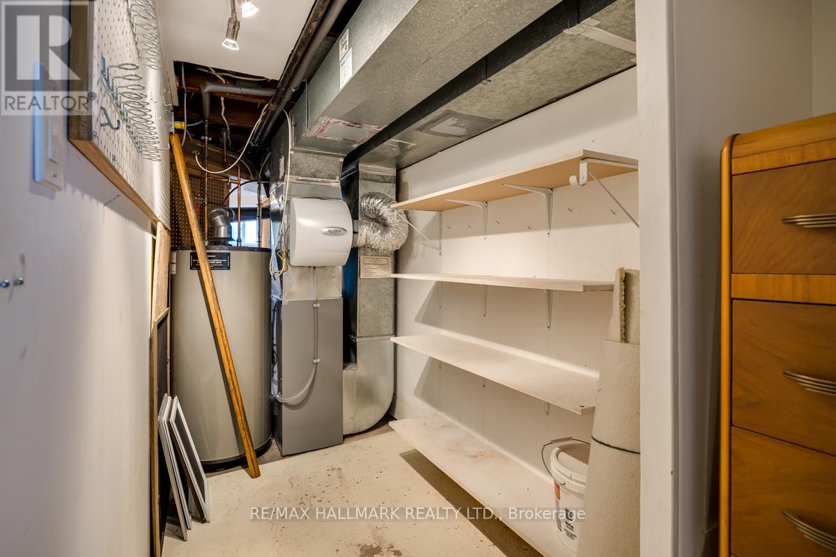 549 Milverton Boulevard, Toronto, Ontario  M4C 1X6 - Photo 31 - E12969038