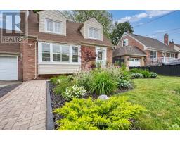 23 FARNSWORTH DRIVE, Toronto, Ontario