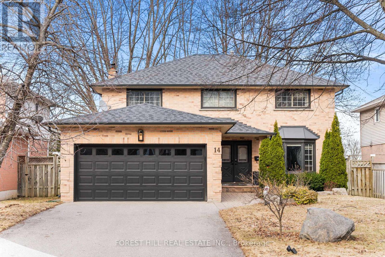 14 VALLEY CRESCENT, Aurora, Ontario