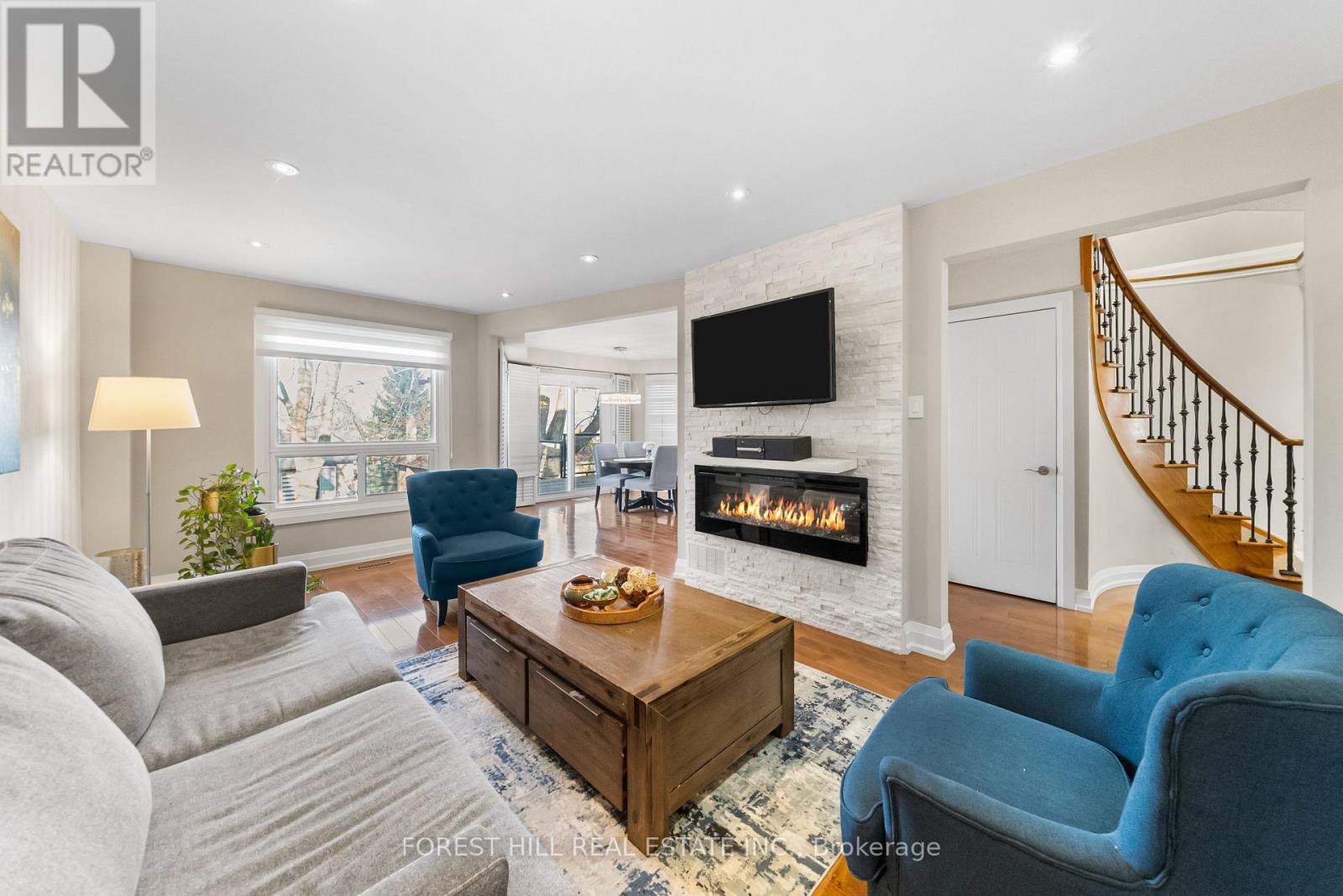 14 Valley Crescent, Aurora, Ontario  L4G 4S4 - Photo 10 - N12969034