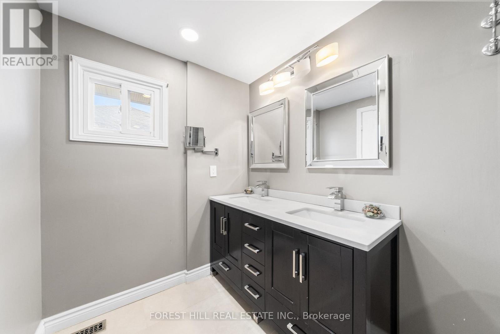 14 Valley Crescent, Aurora, Ontario  L4G 4S4 - Photo 32 - N12969034