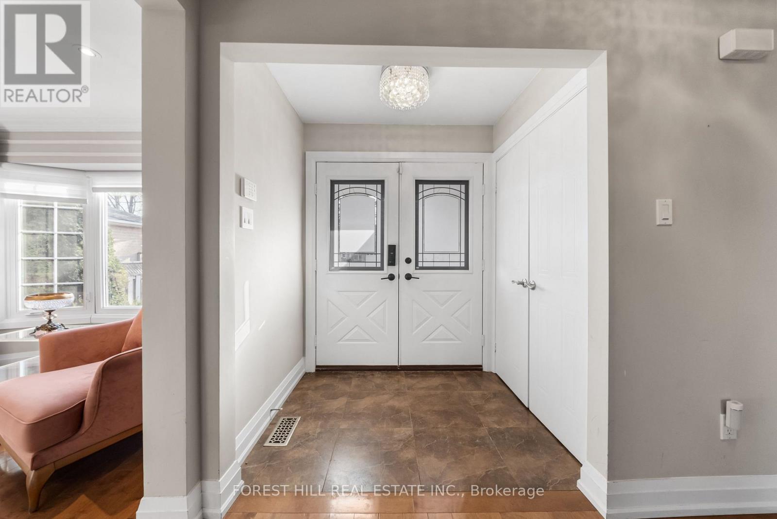 14 Valley Crescent, Aurora, Ontario  L4G 4S4 - Photo 5 - N12969034