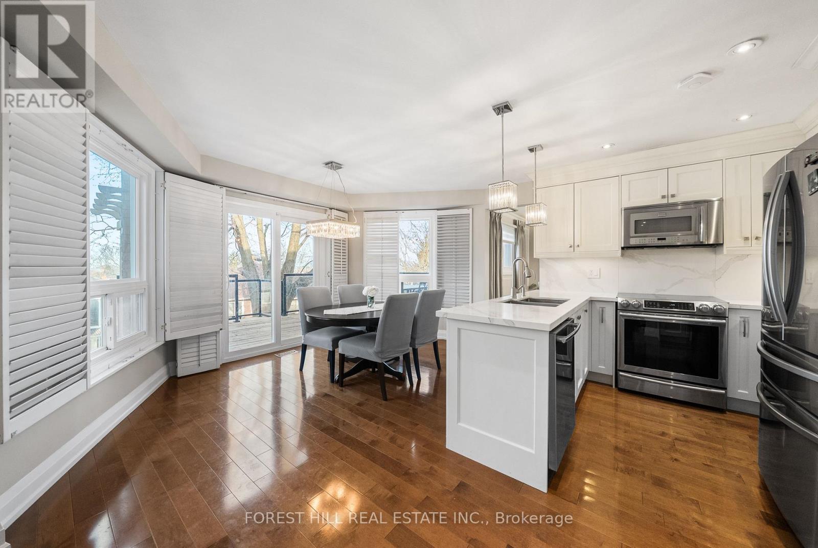 14 Valley Crescent, Aurora, Ontario  L4G 4S4 - Photo 7 - N12969034