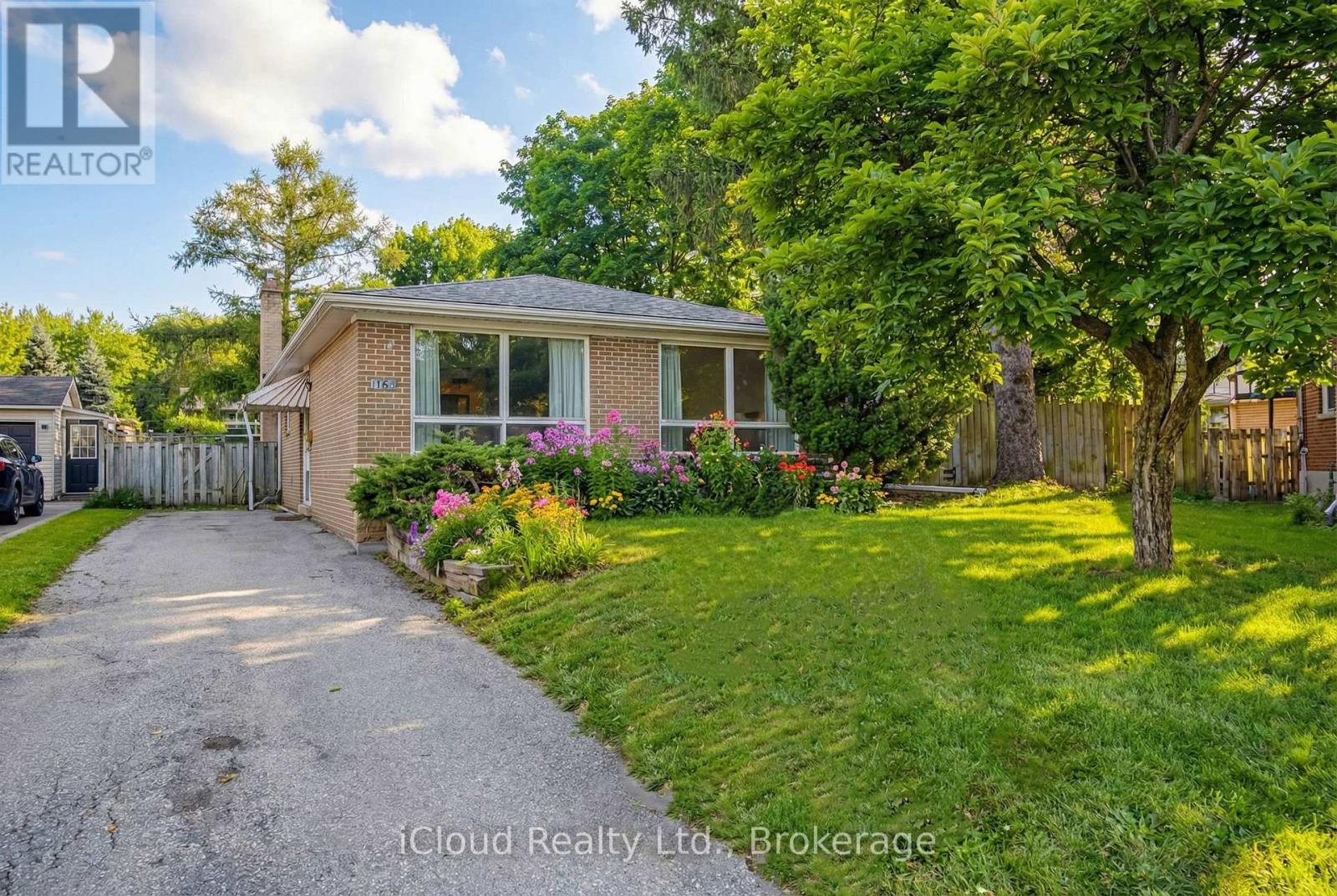 112 Eden Court, Newmarket, Ontario  L3Y 2X5 - Photo 2 - N12969052