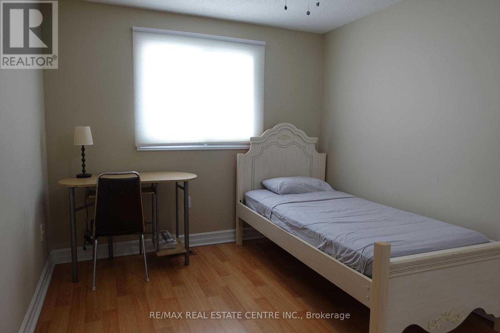 21 Maitland Drive, Barrie (Grove East), Ontario  L4M 5W1 - Photo 16 - S12969068