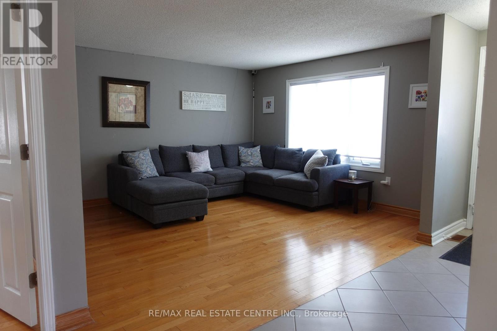 21 Maitland Drive, Barrie (Grove East), Ontario  L4M 5W1 - Photo 3 - S12969068