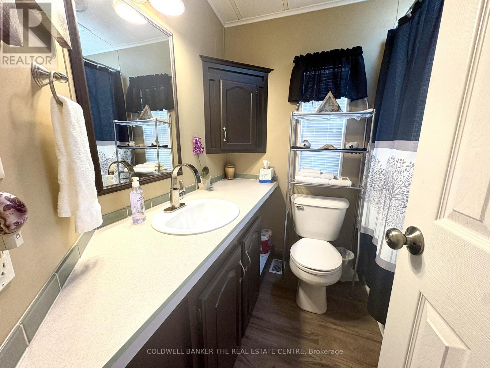 70 Topaz Street, Wasaga Beach, Ontario  L9Z 1X7 - Photo 11 - S12969078