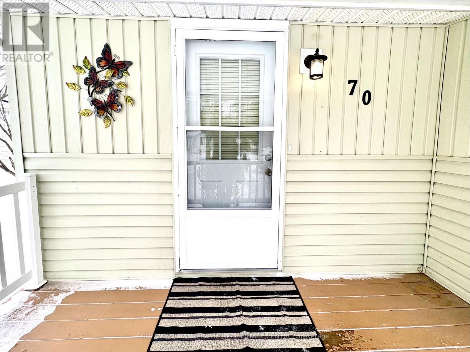 70 Topaz Street, Wasaga Beach, Ontario  L9Z 1X7 - Photo 3 - S12969078