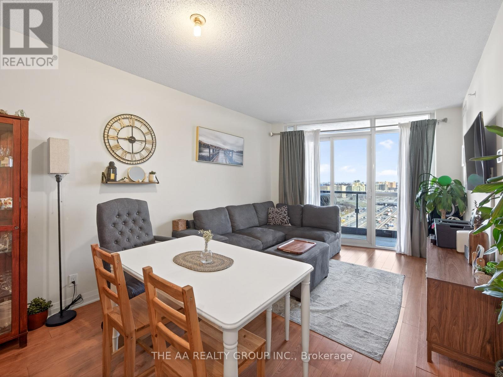 2111 - 5 Valhalla Inn Road, Toronto, Ontario  M9B 0B1 - Photo 11 - W12969018