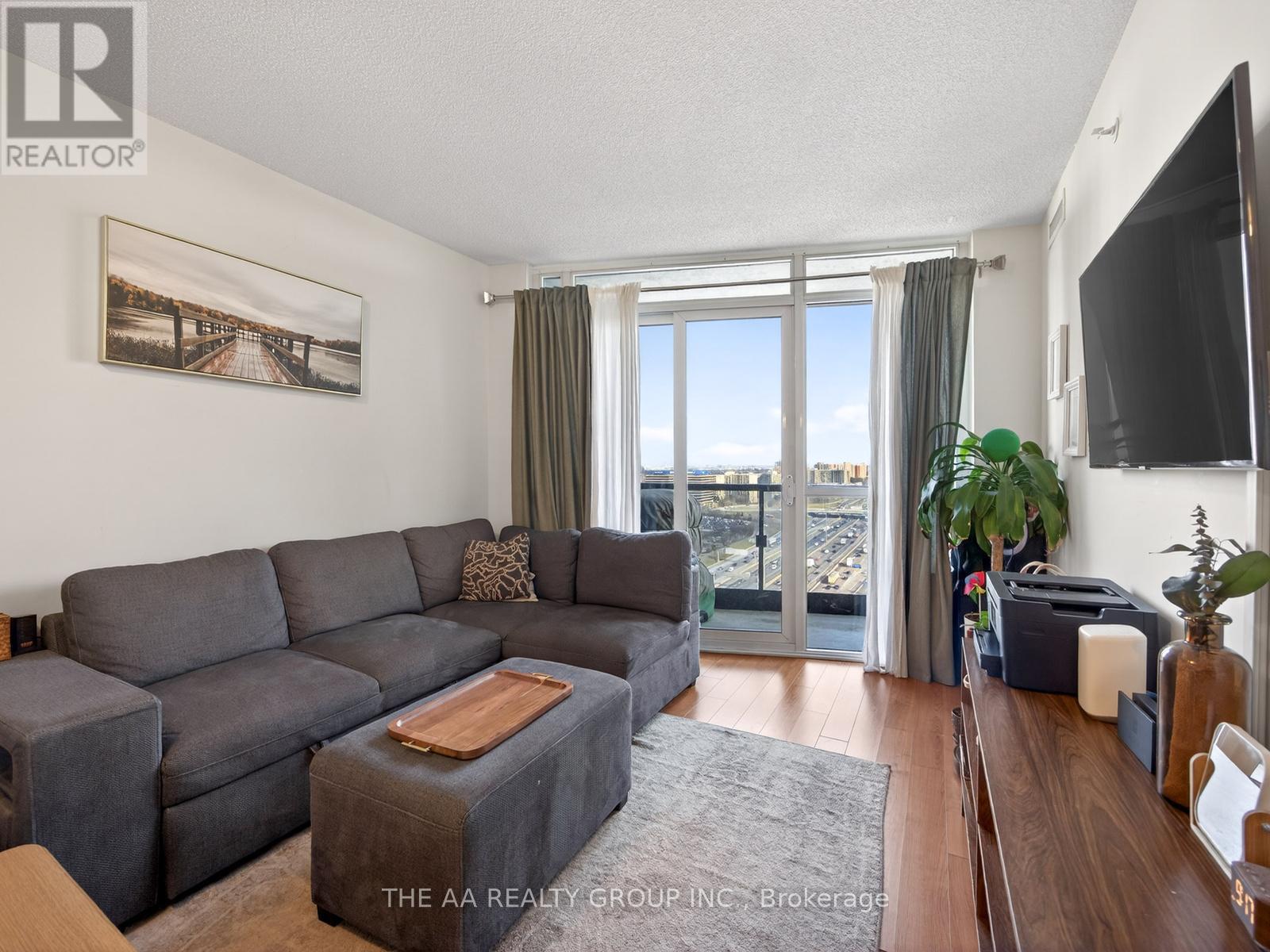 2111 - 5 Valhalla Inn Road, Toronto, Ontario  M9B 0B1 - Photo 12 - W12969018