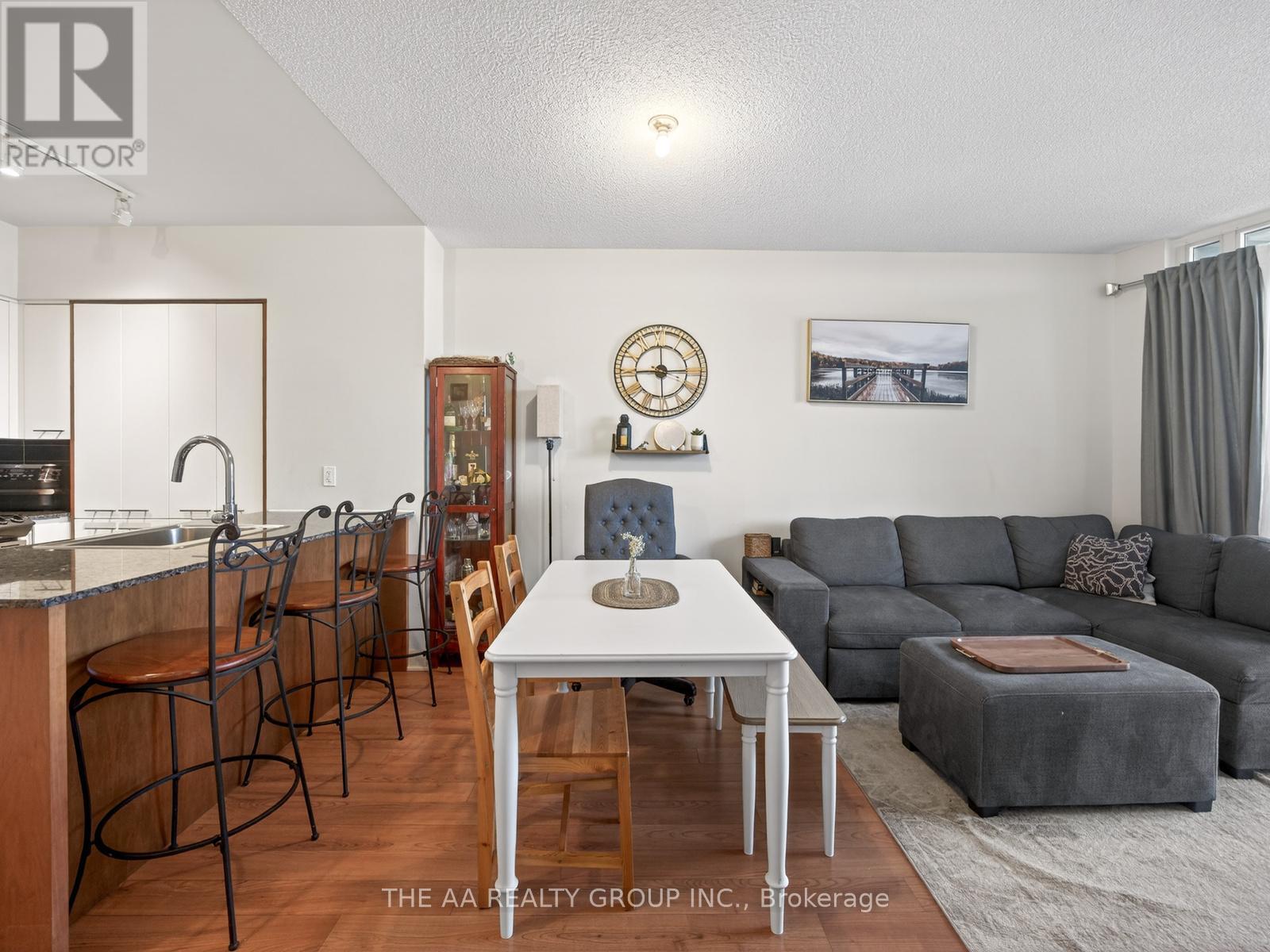 2111 - 5 Valhalla Inn Road, Toronto, Ontario  M9B 0B1 - Photo 8 - W12969018