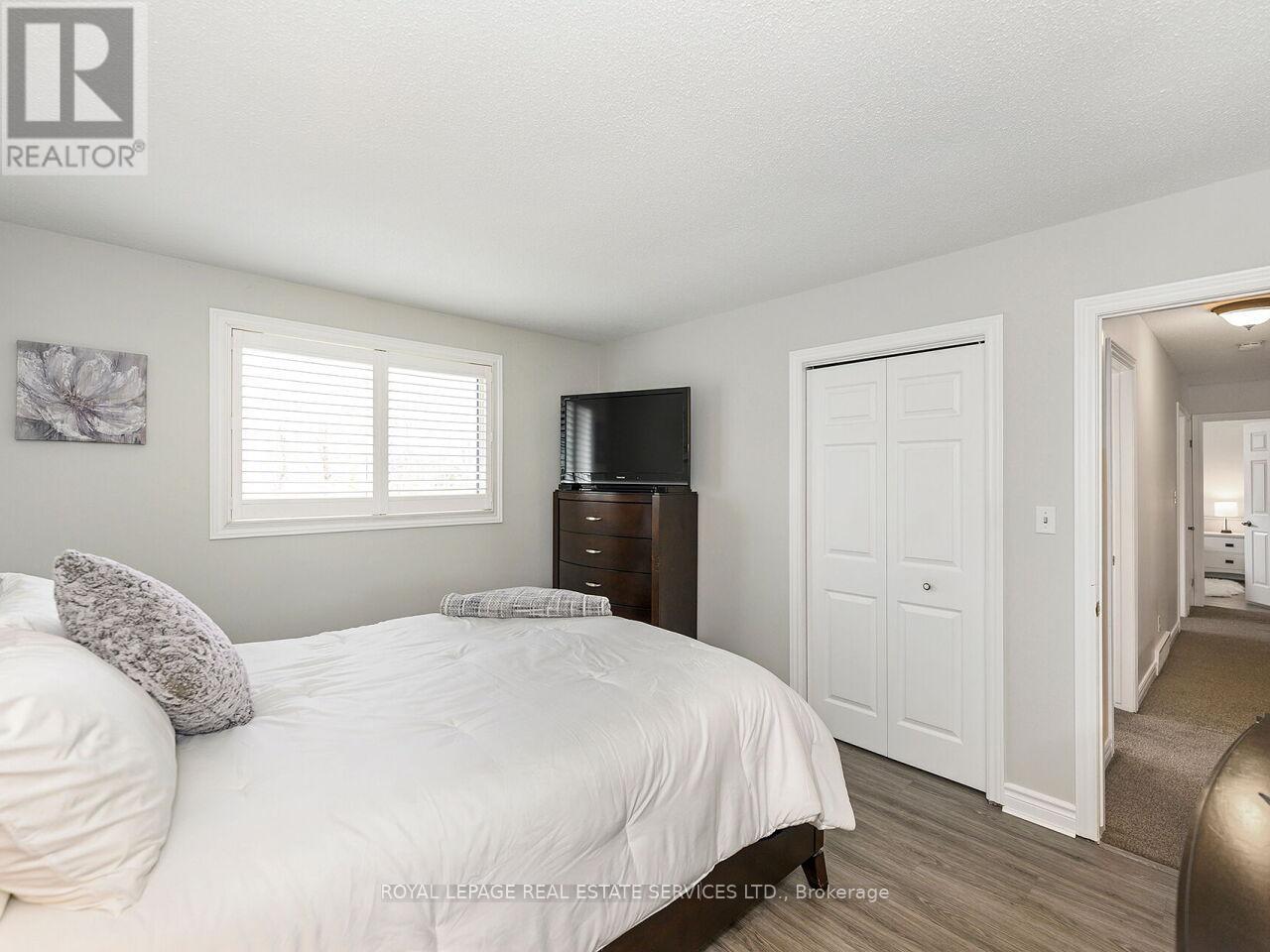 284 Ridge Drive, Milton (Om Old Milton), Ontario  L9T 1X3 - Photo 21 - W12969048