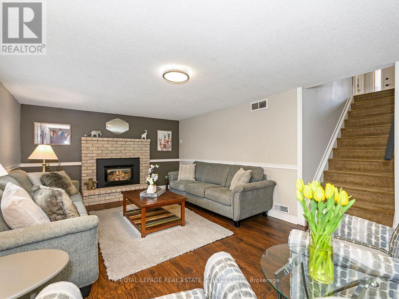 284 Ridge Drive, Milton (Om Old Milton), Ontario  L9T 1X3 - Photo 25 - W12969048