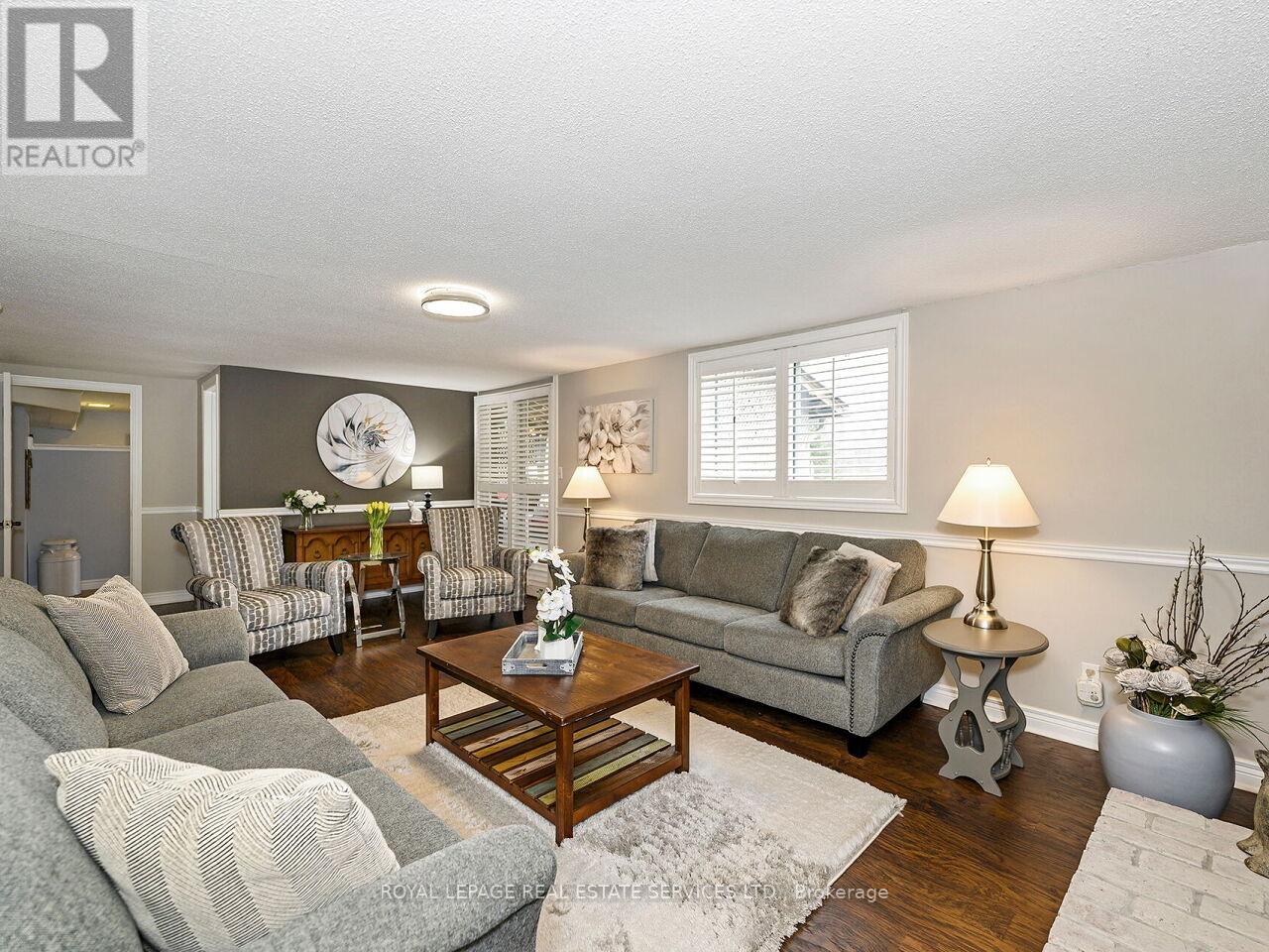 284 Ridge Drive, Milton (Om Old Milton), Ontario  L9T 1X3 - Photo 27 - W12969048