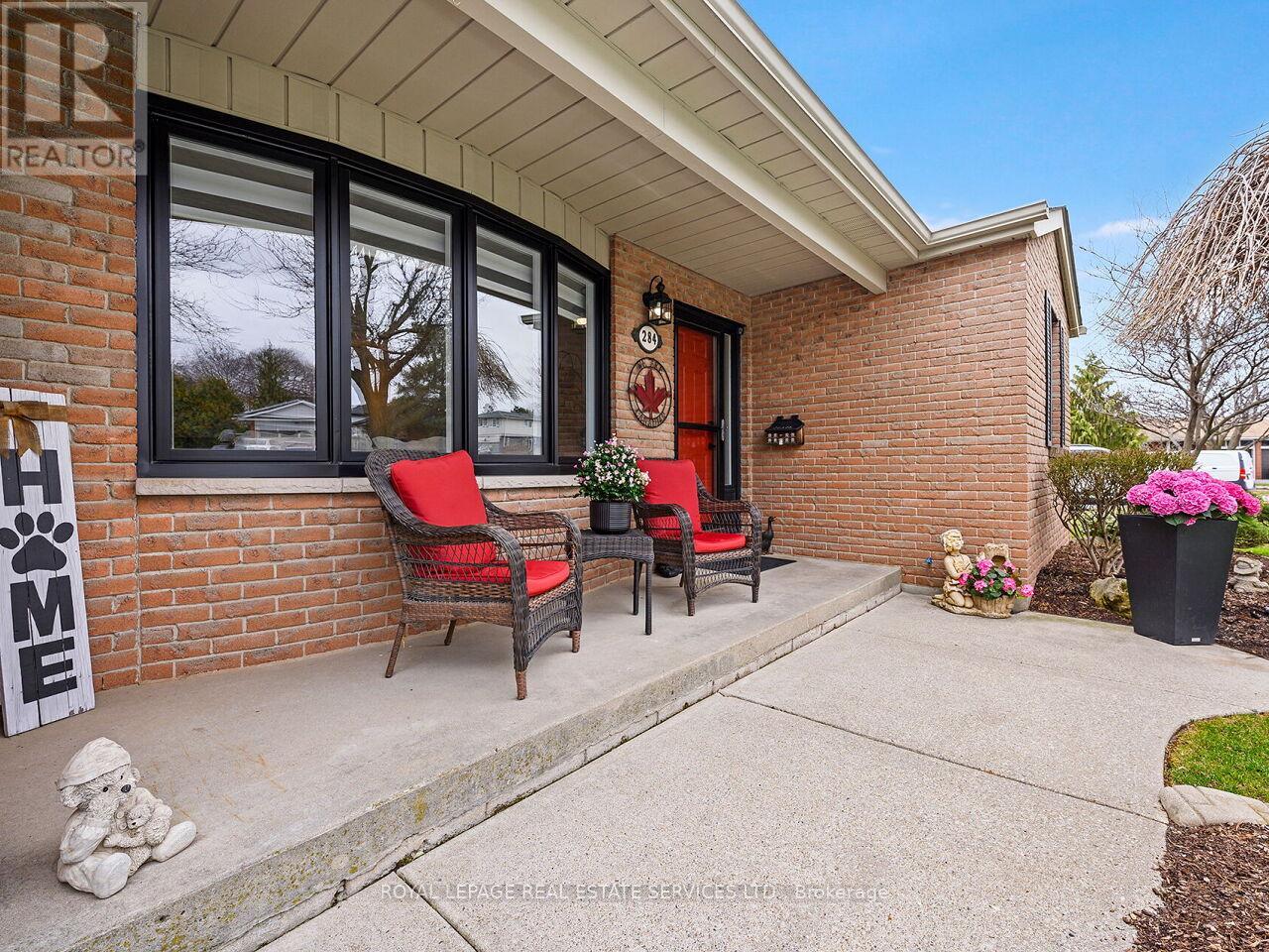 284 Ridge Drive, Milton (Om Old Milton), Ontario  L9T 1X3 - Photo 3 - W12969048