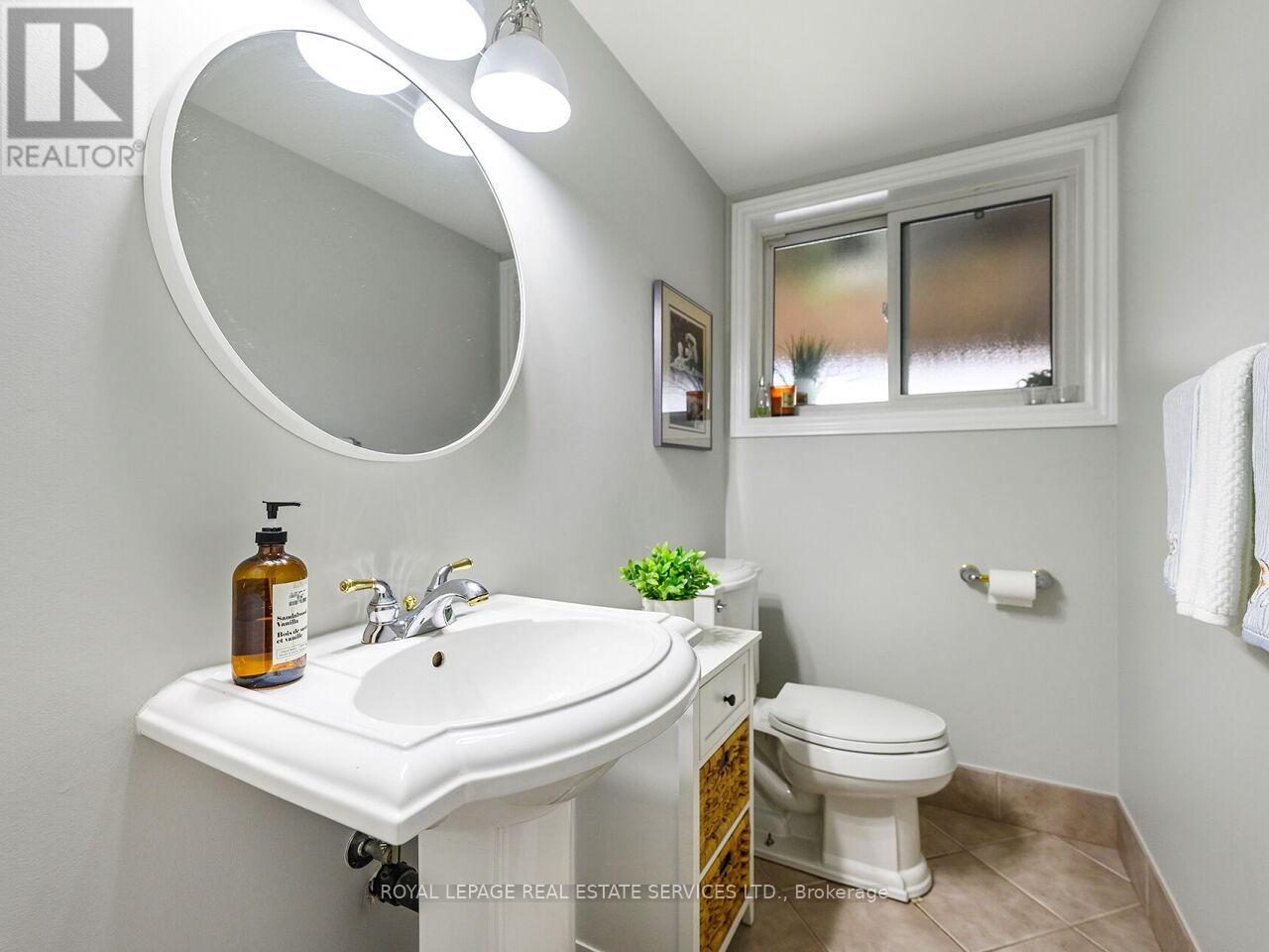 284 Ridge Drive, Milton (Om Old Milton), Ontario  L9T 1X3 - Photo 30 - W12969048