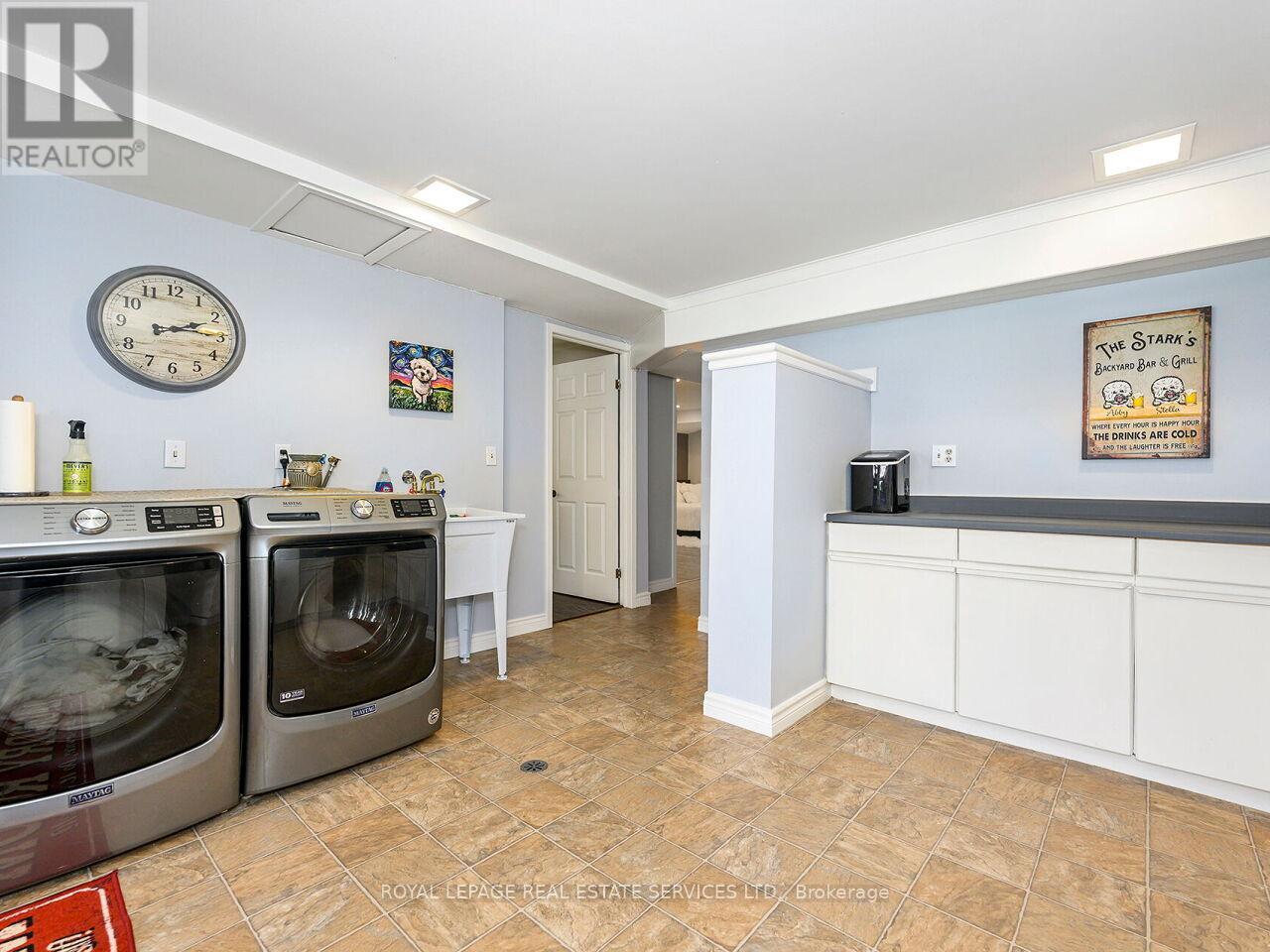 284 Ridge Drive, Milton (Om Old Milton), Ontario  L9T 1X3 - Photo 31 - W12969048