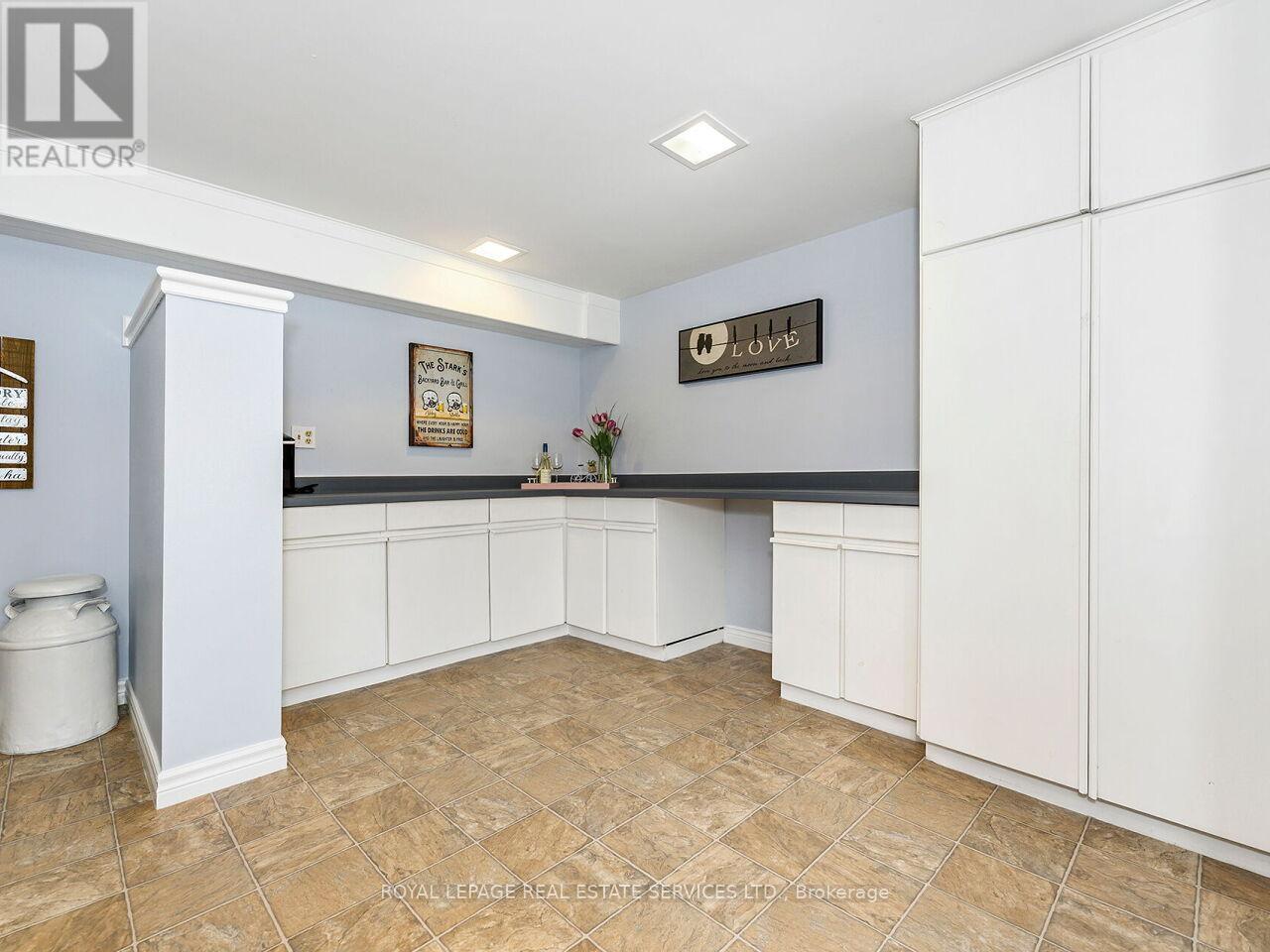 284 Ridge Drive, Milton (Om Old Milton), Ontario  L9T 1X3 - Photo 33 - W12969048