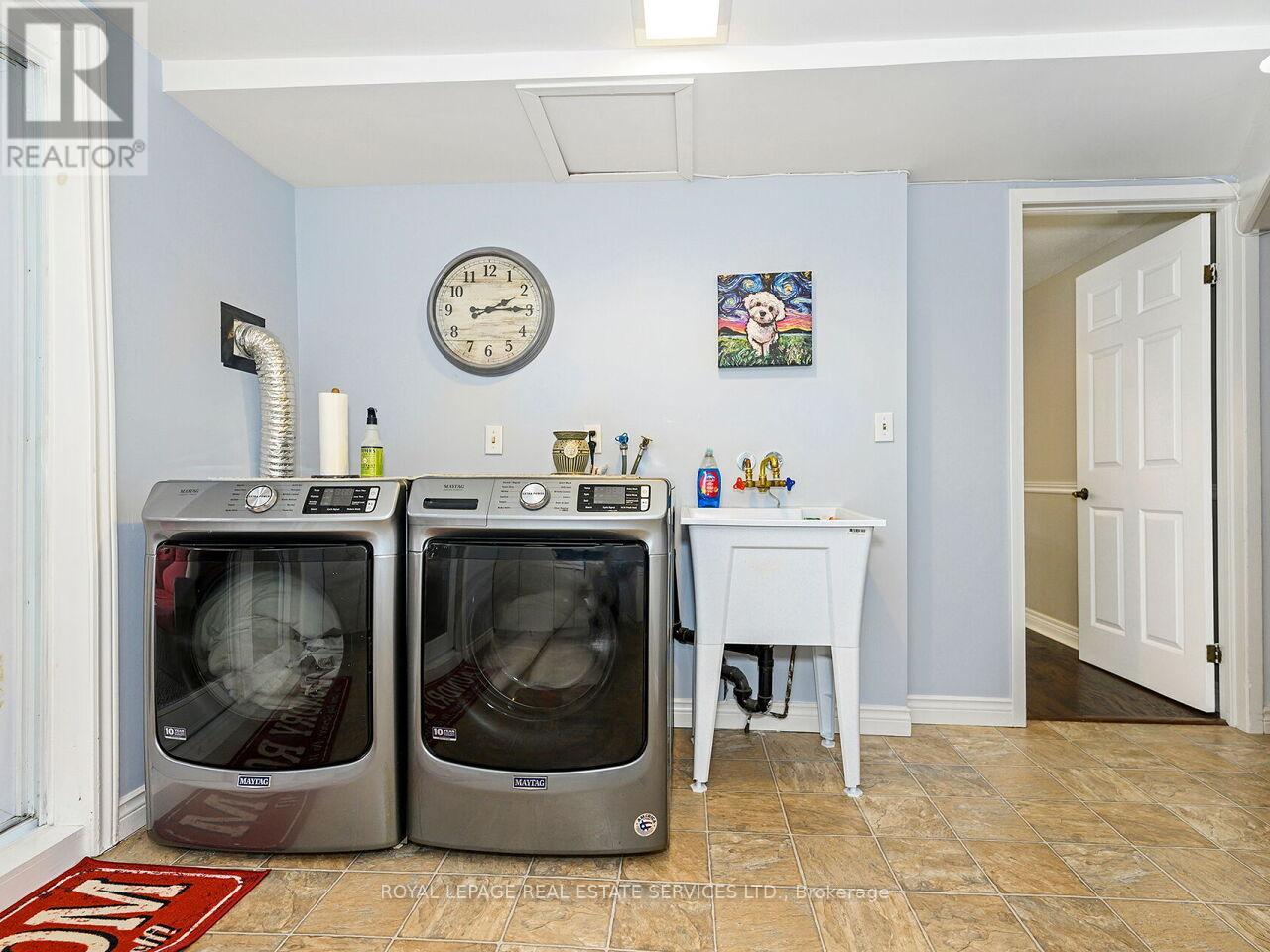 284 Ridge Drive, Milton (Om Old Milton), Ontario  L9T 1X3 - Photo 34 - W12969048