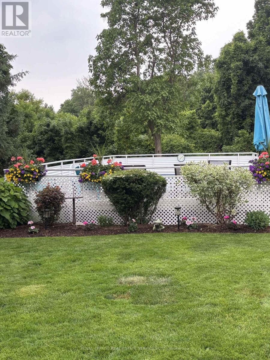 284 Ridge Drive, Milton (Om Old Milton), Ontario  L9T 1X3 - Photo 48 - W12969048