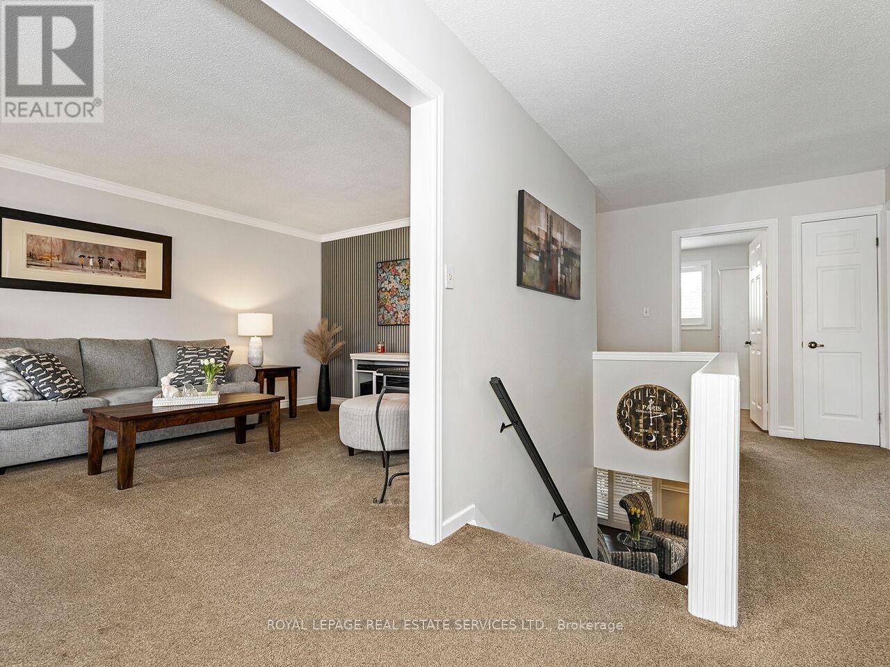 284 Ridge Drive, Milton (Om Old Milton), Ontario  L9T 1X3 - Photo 6 - W12969048